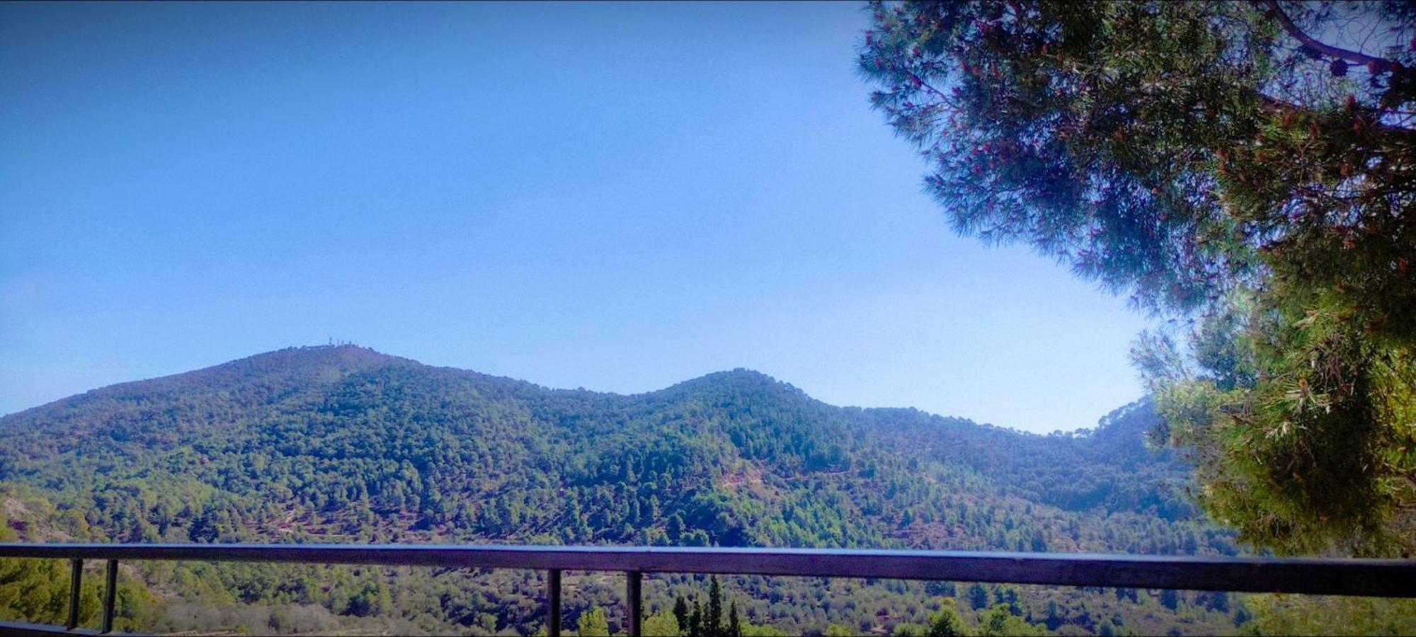 En La Montana, Serra