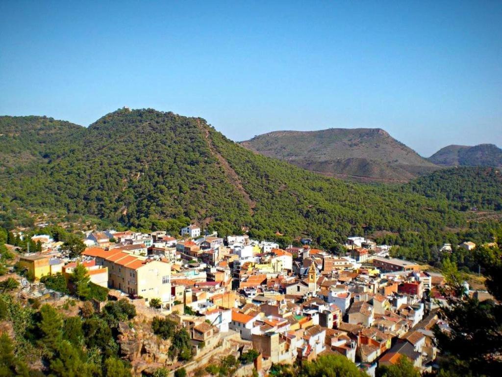 En La Montana, * Serra